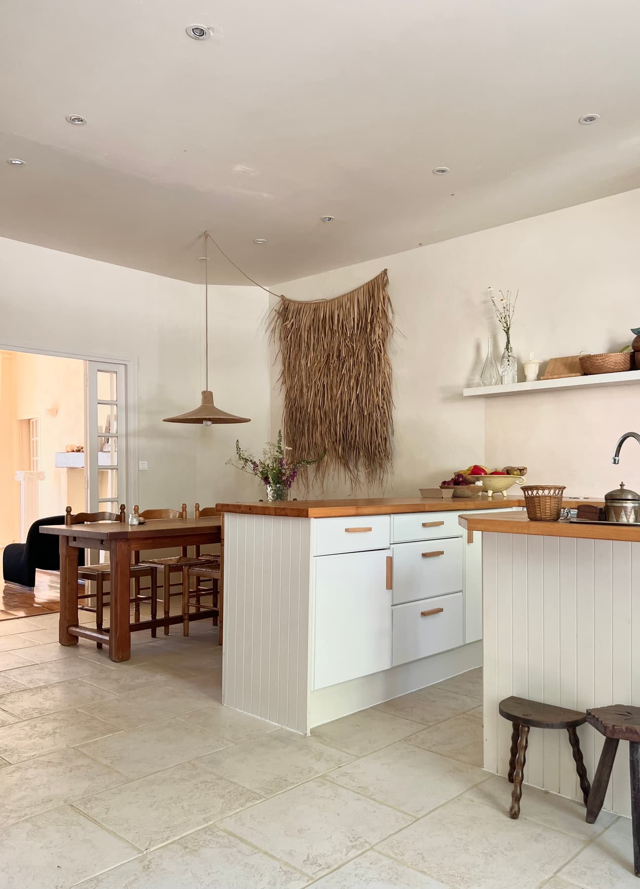 Kitchen and dining table at Maison Favori